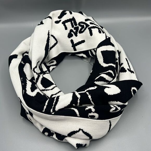 Karl Lagerfeld Paris Icons and Karl Sayings Blanket Scarf Wrap Black & White - Picture 5 of 5